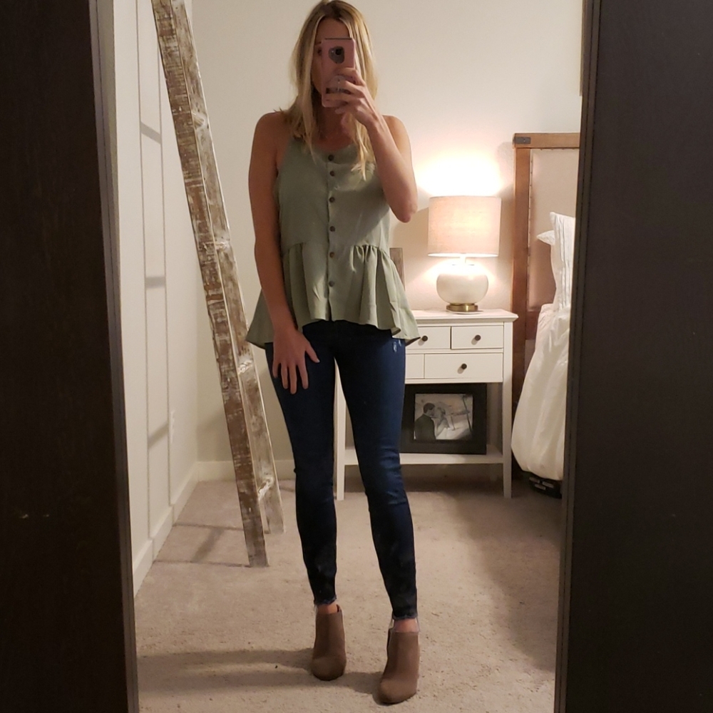 Sleeveless peplum top